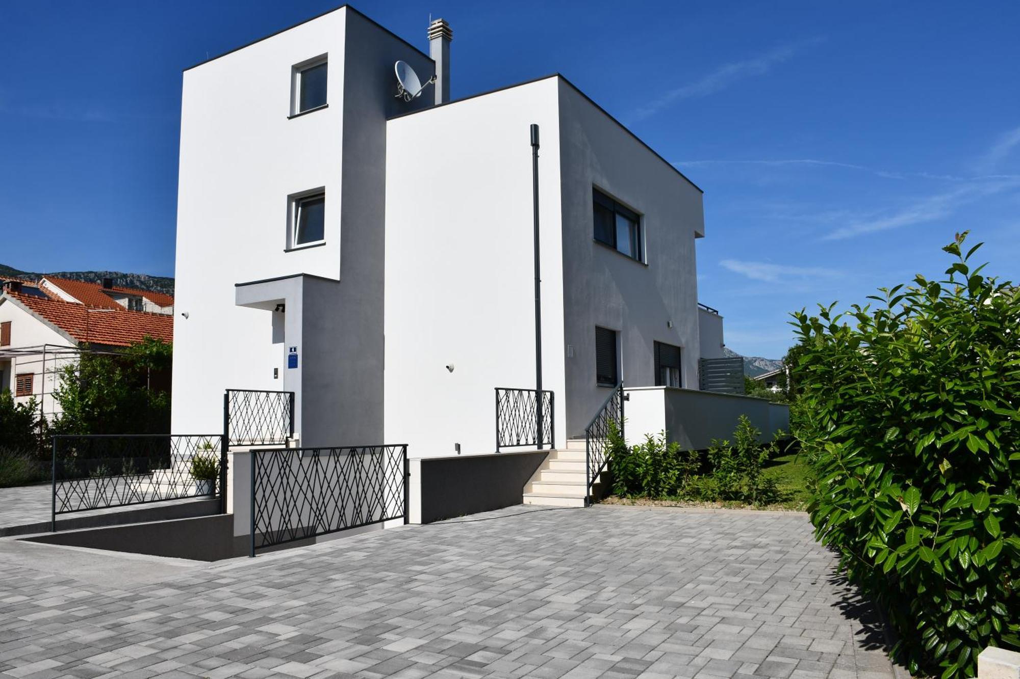 Bonaca Apartments With Terrace, Barbecue And Private Parking Kaštela מראה חיצוני תמונה